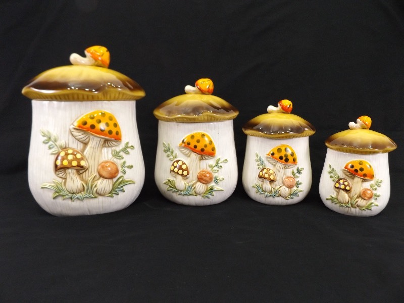 Vintage 1978 Mushroom Jar Set