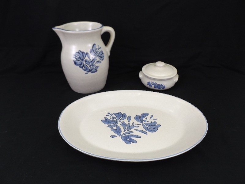 4 Piece Vintage Pflatzgraff Yorktowne Set