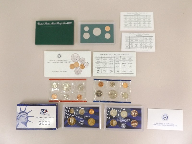 3 Uncirculated 1989, 1997, and 2000 Mint and Proof Sets