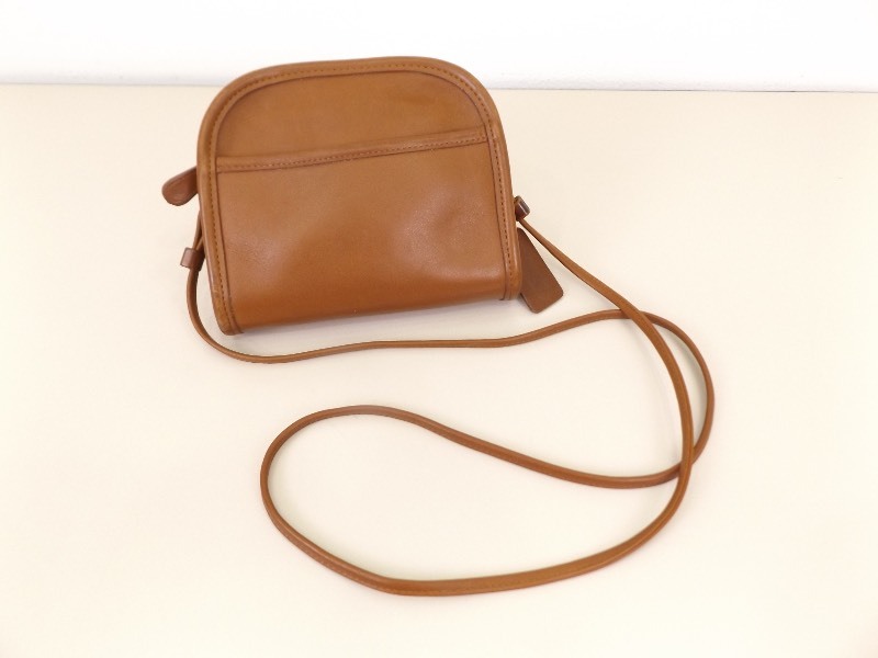 Vintage COACH Small Leather Crossbody Purse&nbsp