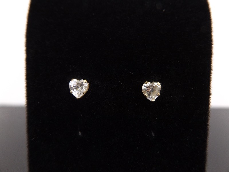10k Yellow Gold Crystal Heart Stud Earrings&nbsp