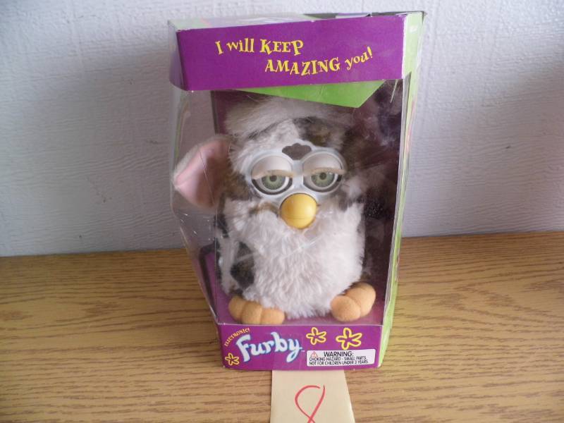 lot 8 image: Furby