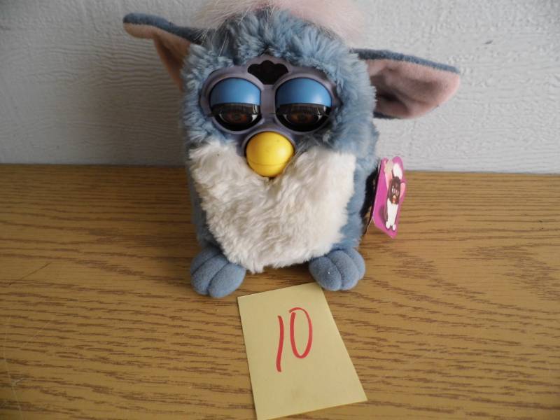 lot 10 image: Furby