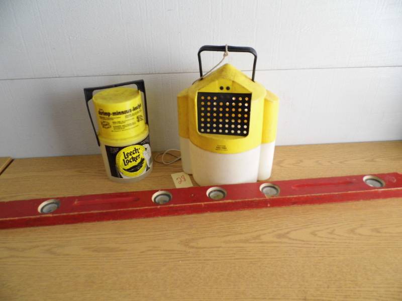 lot 28 image: 4 Level - Bait Buckets