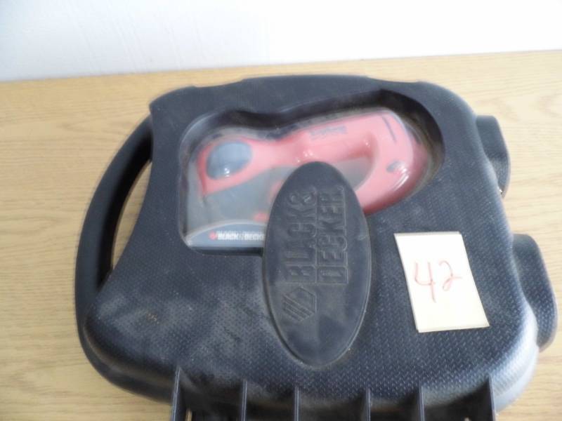 lot 42 image: Black & Decker Zip Saw