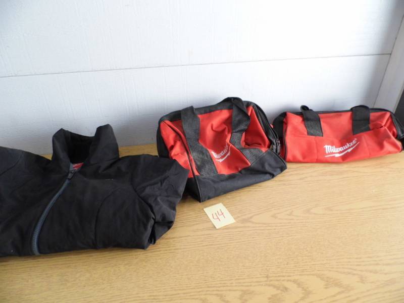 lot 44 image: Milwaukee Jacket - 2 Bags