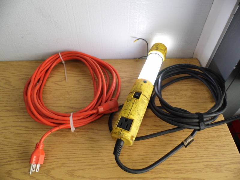 lot 46 image: Trouble Light - Extension Cord