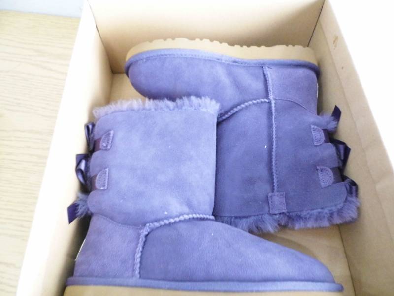 lot 50 image: Ugg Boots