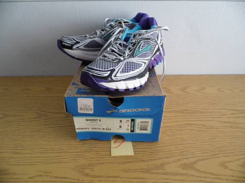 lot 52 image: Brooks Shoes