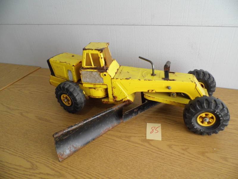 lot 85 image: Tonka Grader