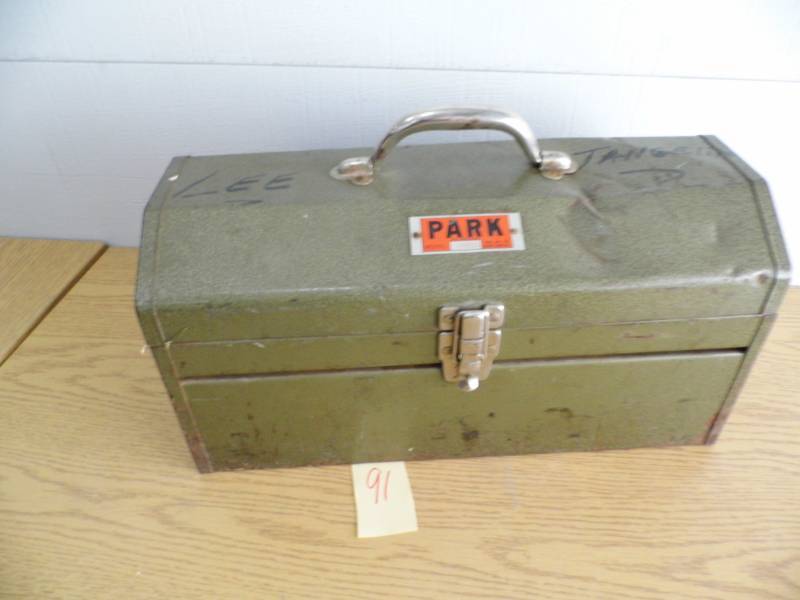 lot 91 image: Park Toolbox w Tools
