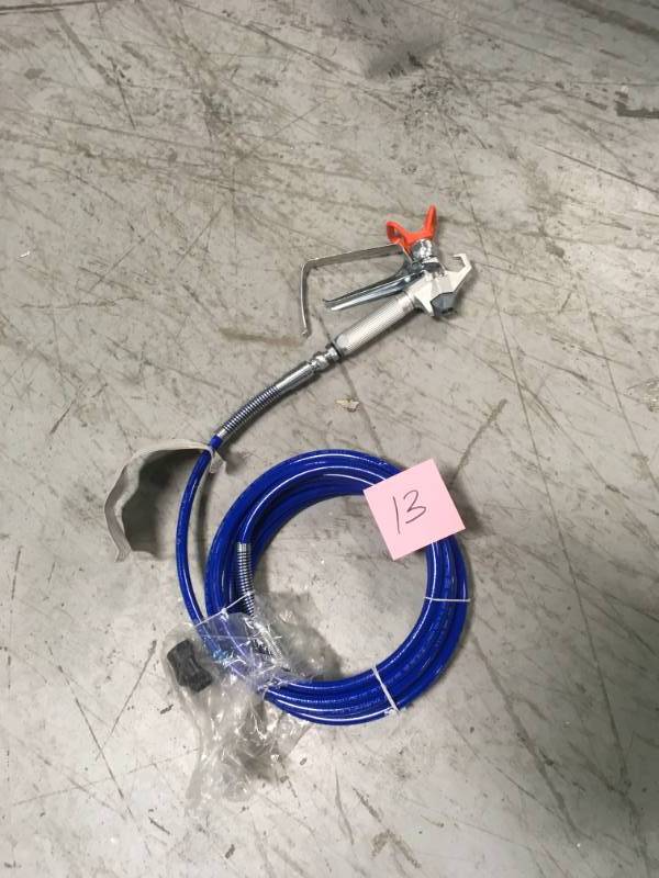 lot 13 image: Graco Contractor Airless Spray Gun and Hose in good condition