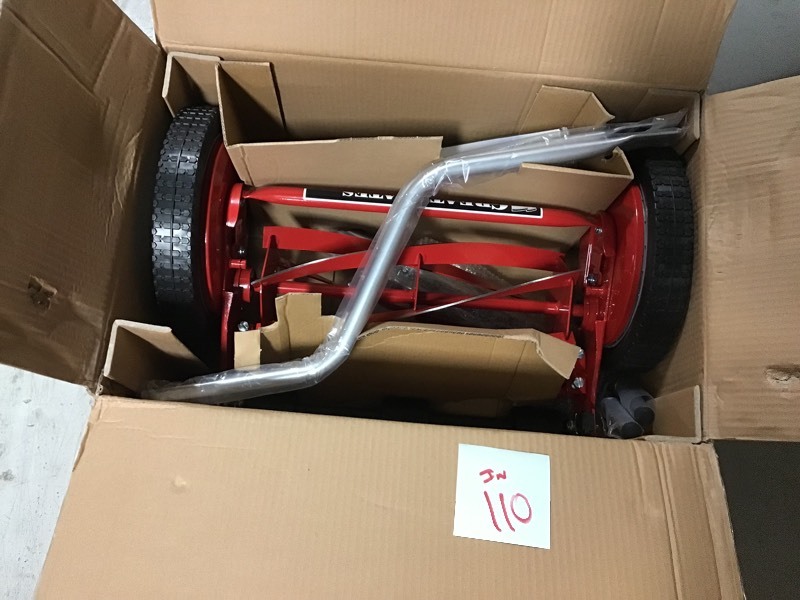 lot 110 image: Great States 14 in. Manual Push Walk-Behind Non-Electric Reel Lawn Mower in good conditions