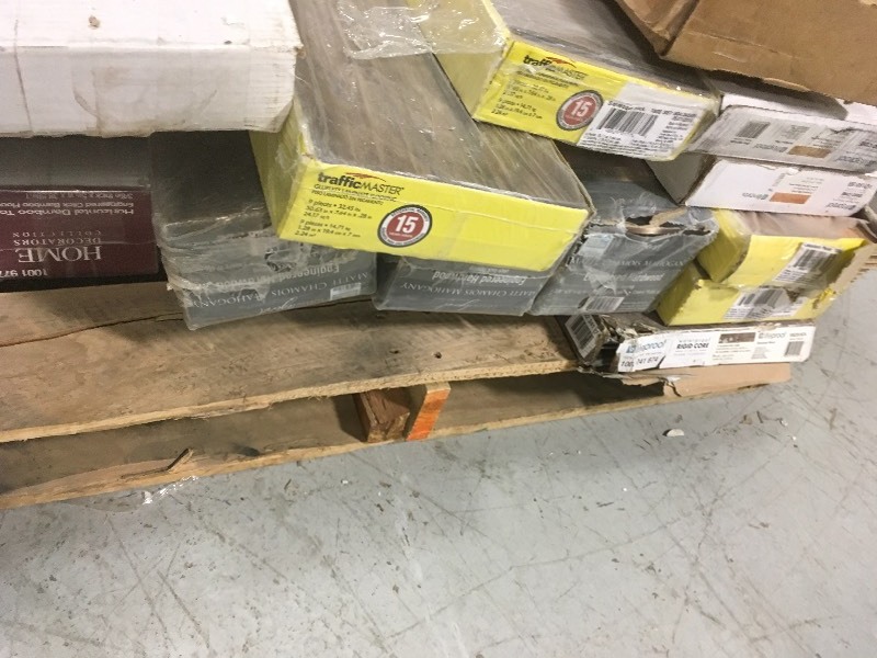 lot 116 image: Pallets of 15 cases mix of wood flooring