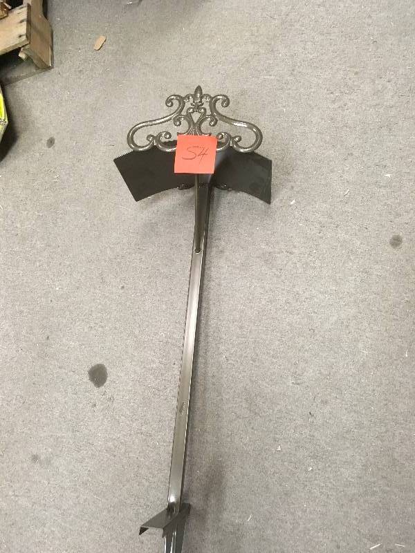 lot 54 image: Hampton Bay Decorative Hose Stand  in good condition