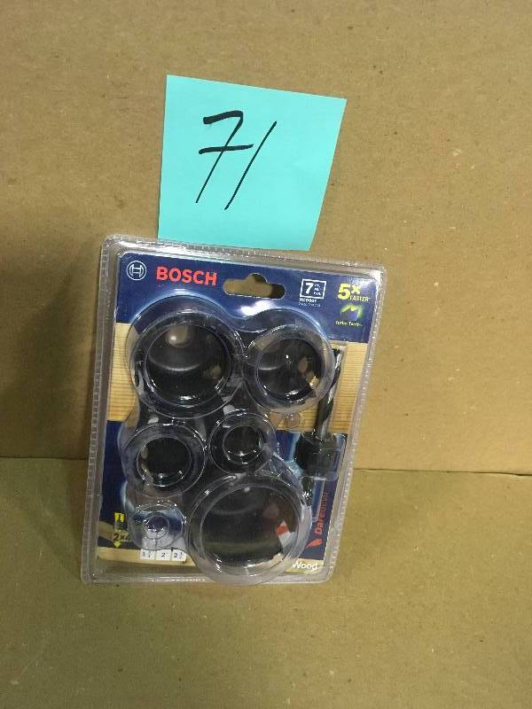 lot 71 image: Bosch Daredevil Wood Hole Saw Set (7-Piece)  in good condition