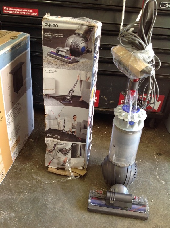 lot 127 image: Dyson  Ball Total Clean used in working conditions