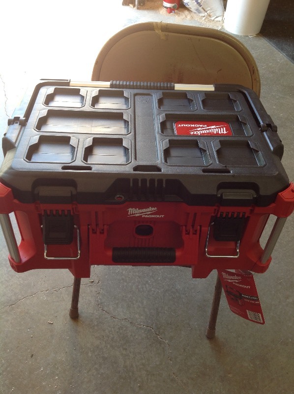lot 130 image: Milwaukee  PACKOUT 22 in. Large Tool Box in good conditions