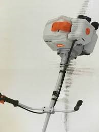 lot 136 image: 52cc Gas 2 Cycle 2-in-1 Grass String Trimmer and Brush Cutter in Good Condition