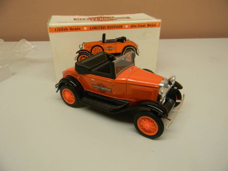lot 11 image: 1929 MODEL A ROADSTER 125 SCALE DIE CAST REPLICA - HARLEY-DAVIDSON - NEW IN BOX - SEE PICTURES