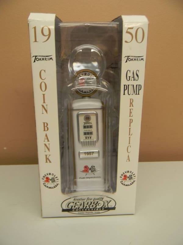 lot 24 image: GEARBOX QUALITY TOKHEIM REPLICA GAS PUMP CHEVROLET CORVETTE 1957 - NEW IN BOX - SEE PICTURES