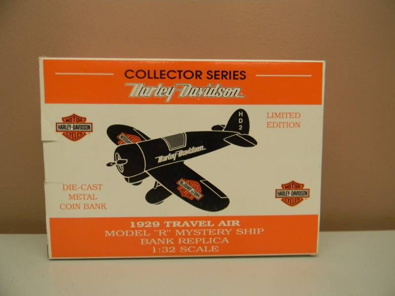 lot 36 image: COLLECTOR SERIES HARLEY-DAVIDSON MOTORCYCLES DIE CAST LIMITED EDITION AIRPLANE BANK 1929 TRAVEL AIR MODEL R - NEW IN BOX - SEE PICTURES