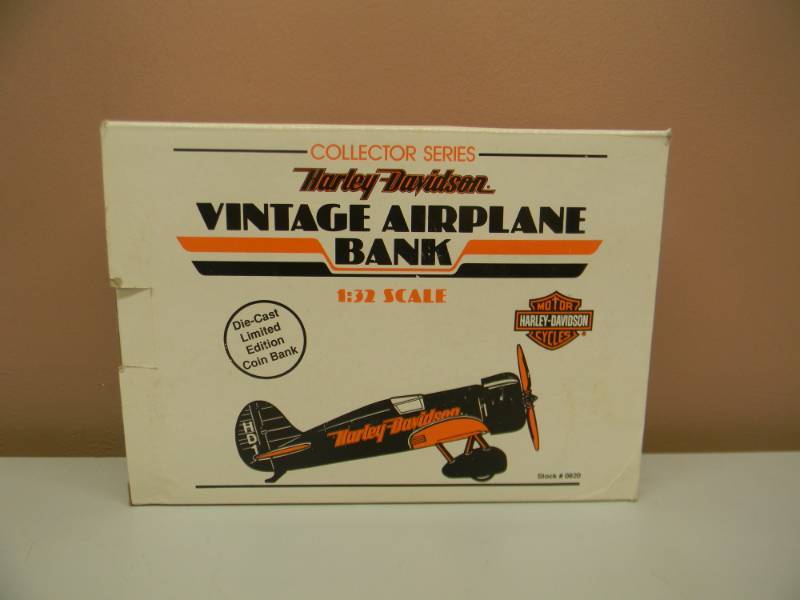 lot 37 image: COLLECTOR SERIES HARLEY-DAVIDSON MOTORCYCLES DIE CAST LIMITED EDITION AIRPLANE BANK 1929 TRAVEL AIR MODEL R MYSTERY SHIP- NEW IN BOX - SEE PICTURES