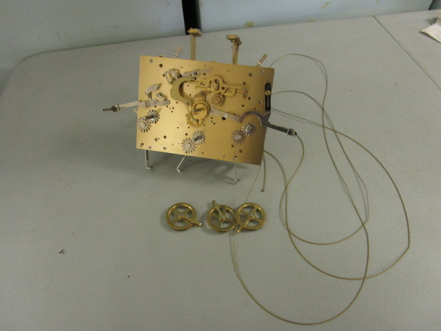 lot 221 image: KIENINGER MSU01 GRANDFATHER CLOCK MOVEMENT