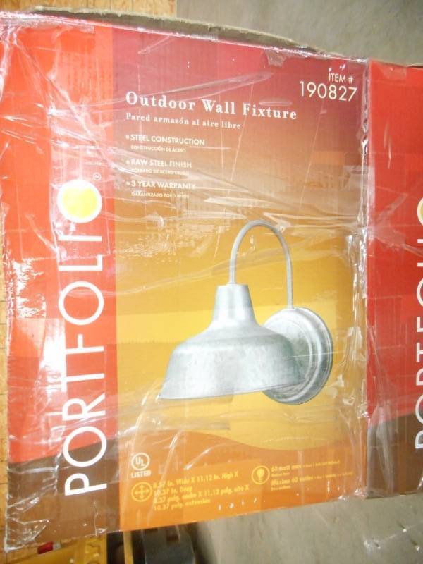 lot 8 image: Lighting