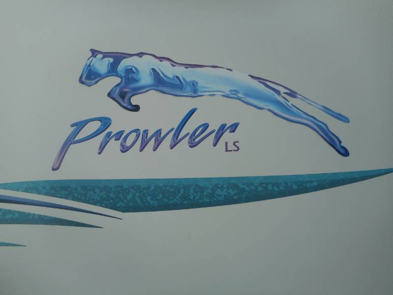 lot 3 image: 2000 Fleetwood Prowler 36 RV
