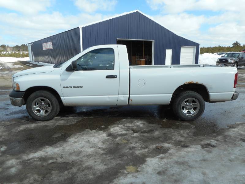 lot 2 image: 2003 Dodge Ram 1500