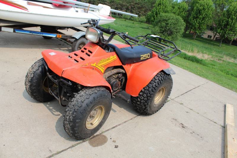 lot 129 image: Suzuki 250 ATV