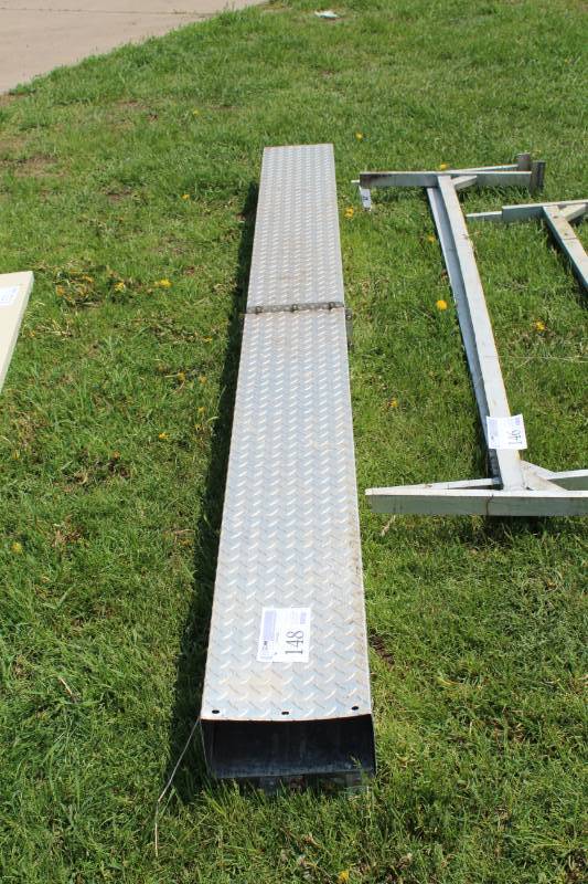 lot 148 image: Truck Bed Box