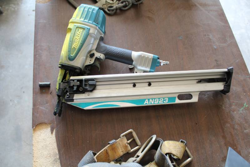 lot 160 image: Makita AN923 Pneumatic Nailer