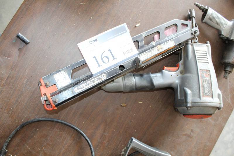 lot 161 image: Paslode F350S Powermaster Plus Pneumatic Nailer