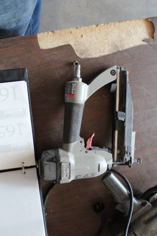 lot 164 image: Porter-Cable Pneumatic 16GA Finish Nailer