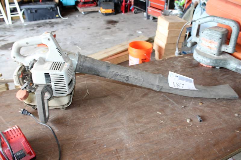 lot 187 image: Echo Shred N Vac Gas Powered BlowerVacuum