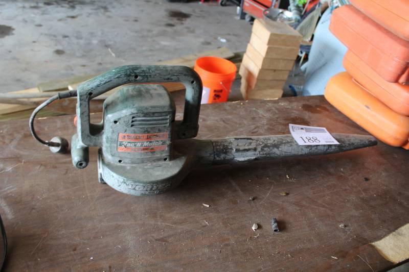 lot 188 image: Black&Decker Vac N Mulch Electric BlowerVacuum