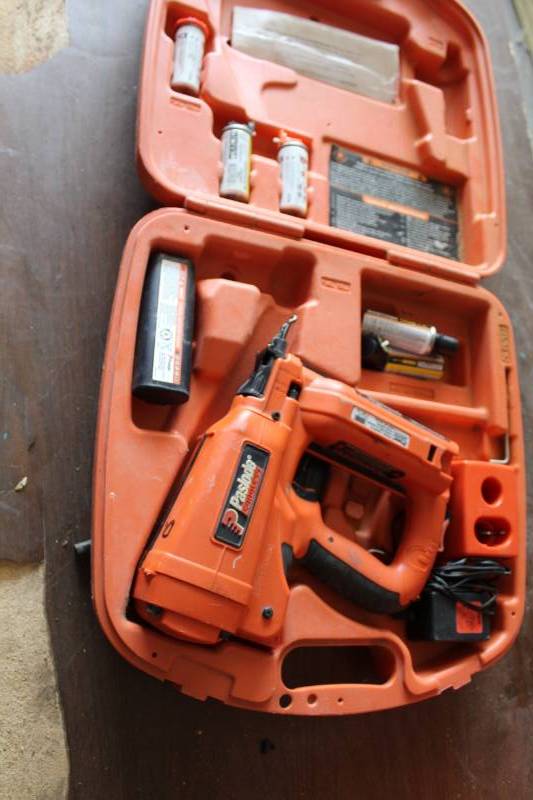 lot 156 image: Paslode Cordless 18GA Finish Nailer with Case, Battery, Charger