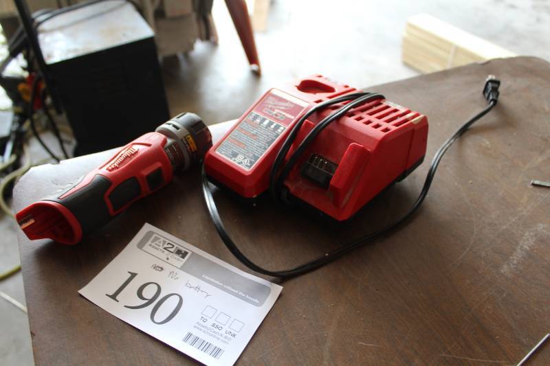 lot 190 image: Milwaukee 18VDC Cordless Flashlight with Charger