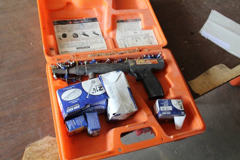 lot 191 image: Ramset Powder Fastener with Case, Duo-Fast 1in. And 2-12in. Fasteners