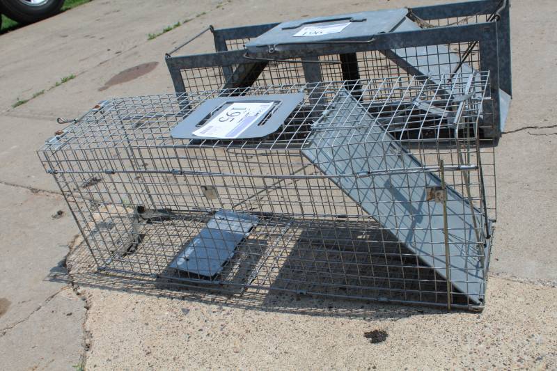 lot 195 image: Drop Door Animal Trap