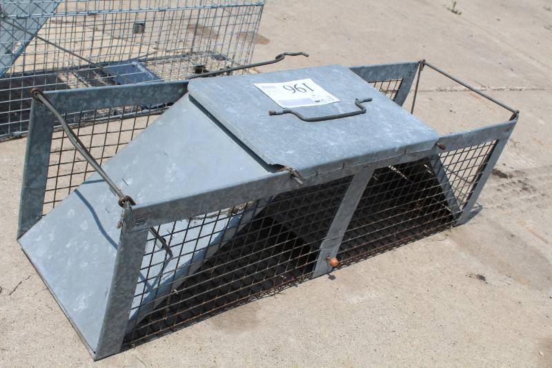 lot 196 image: Drop Door Animal Trap
