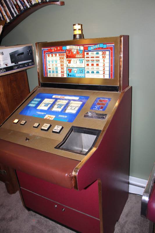lot 198 image: Red White & Blue Digital Roulette Machine