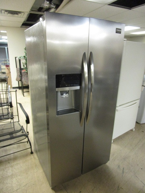 lot 301 image: FRIGIDAIRE STAINLESS STEEL GALLERY REFRIGERATOR