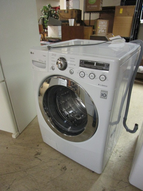 lot 304 image: LG STEAM WASHER