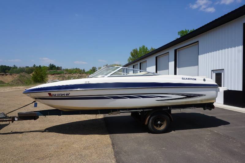 2007 Glastron Model GT205 20 8 Runabout Boat