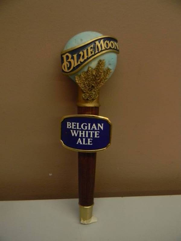 lot 7 image: BLUE MOON TAP HANDLE - SEE PICTURES