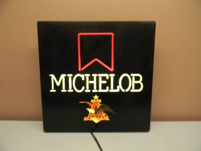 lot 12 image: VINTAGE MICHELOB BEER NEO NEON LIGHTED SIGN - WORKS - APPROX 18 - SEE PICTURES