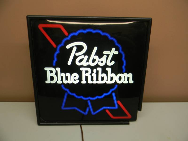 lot 33 image: PABST BLUE RIBBON BEER NEO NEON LIGHTED SIGN - WORKS - SEE PICTURES